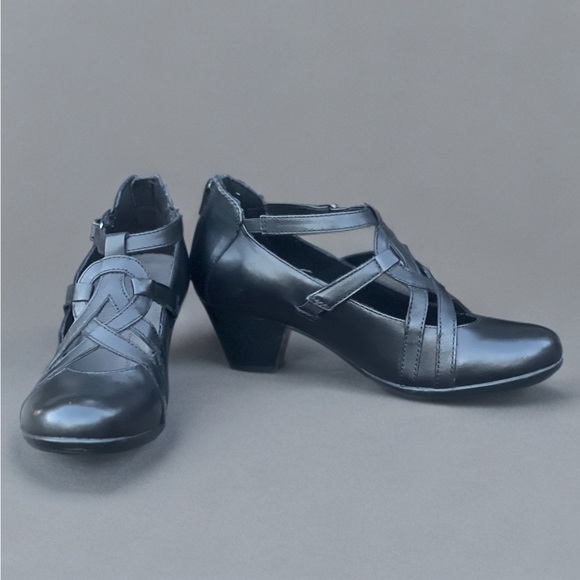 Earth Shoes - Earth Women's WIDE Black Virtue Leather Mary Jane Pump Size 8D